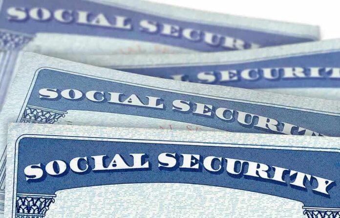 1429081610 featured image Several Social Security cards stacked together.