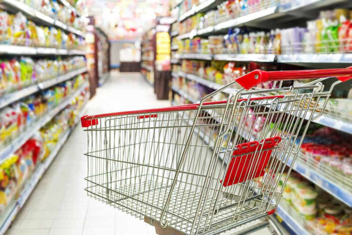 171787895 Empty shopping cart in grocery store aisle