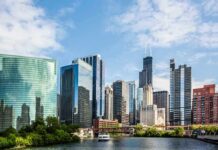 Chicago skyline featuring modern skyscrapers along a river