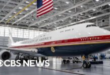Foreign Royal Jet Becomes Air Force One Trump unveils new Air Force One, a $400 million jet gifted by Qatar | full video