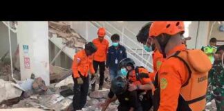 At least 40 people killed after magnitude 7.7 earthquake in eastern Indonesia