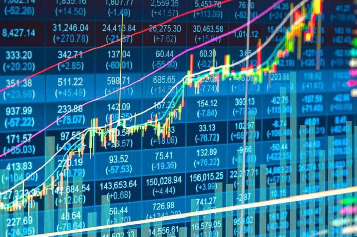 shutterstock_413551816 Stock market chart with rising candlesticks and trend lines